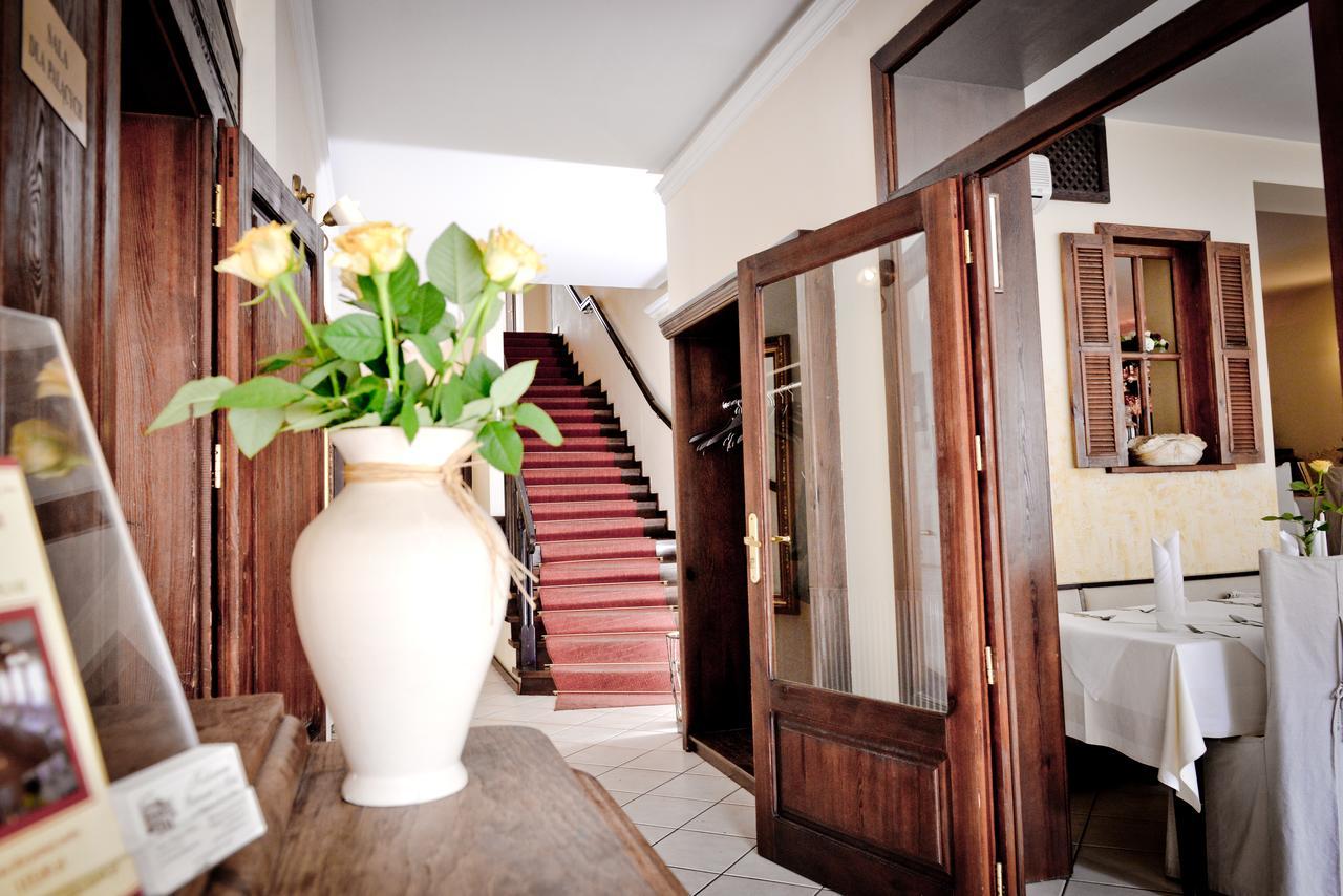 Hotel Koloseum Turek Zewnętrze zdjęcie