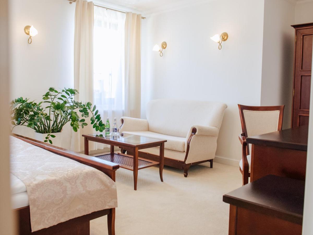 Hotel Koloseum Turek Zewnętrze zdjęcie
