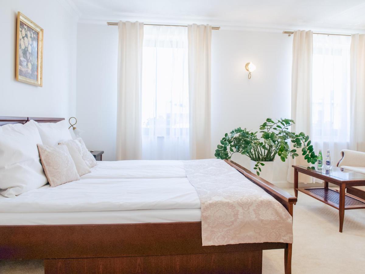 Hotel Koloseum Turek Zewnętrze zdjęcie
