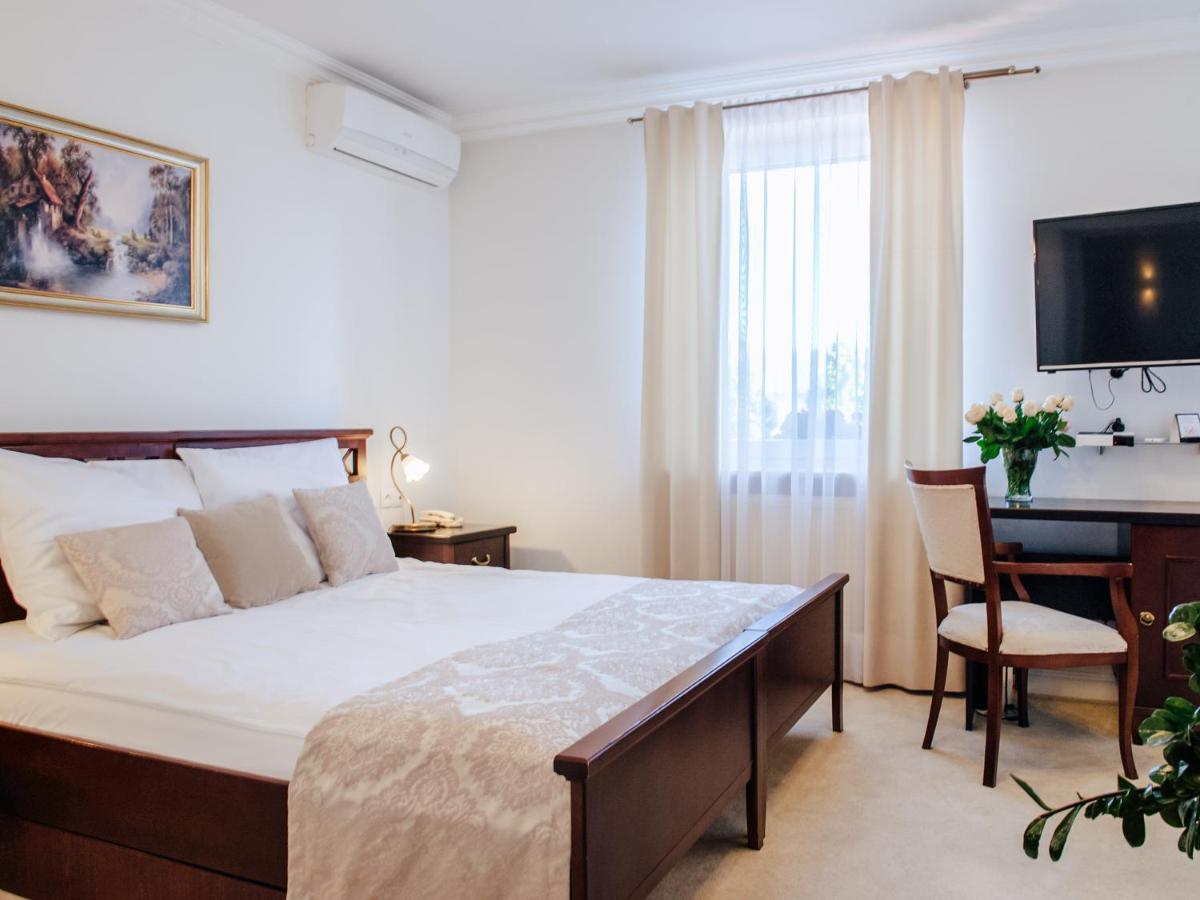 Hotel Koloseum Turek Zewnętrze zdjęcie