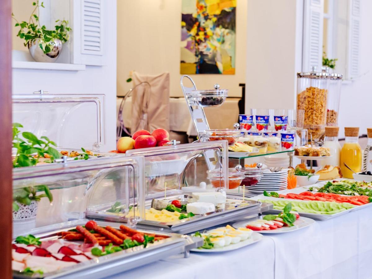 Hotel Koloseum Turek Zewnętrze zdjęcie